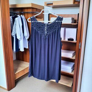 RIcki's Tunic with Lace Detail on Front - Size XL